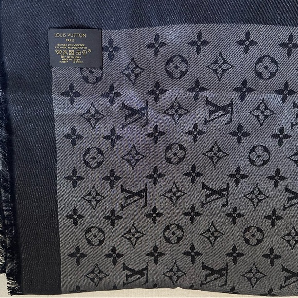 100% Authentic Louis Vuitton Monogram Shine Scarf - Picture 3 of 9
